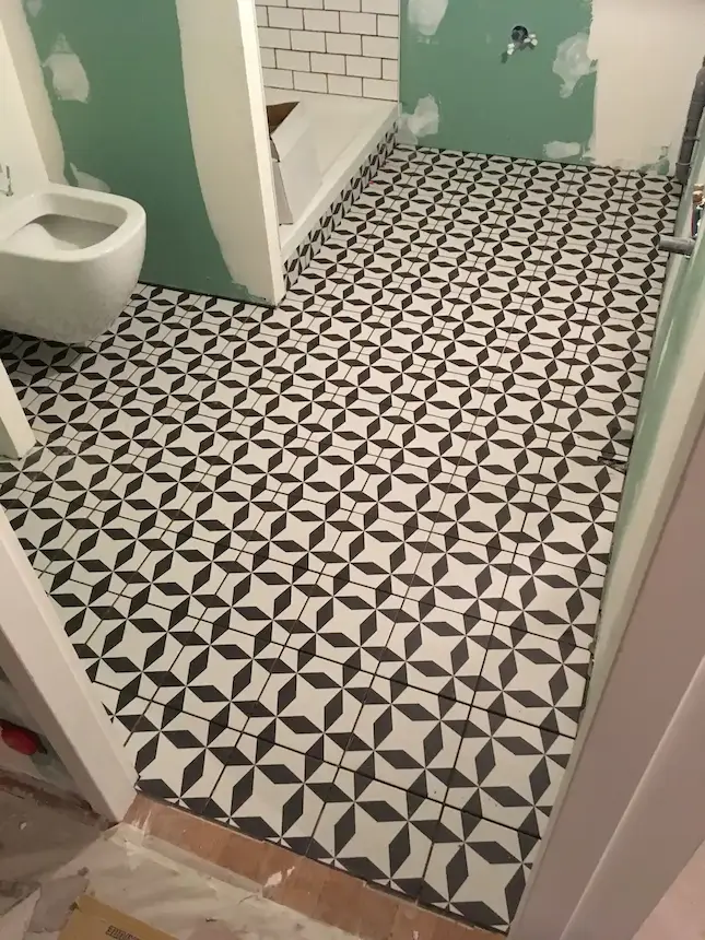 Carrelage imitation carreaux de ciment Bordeaux